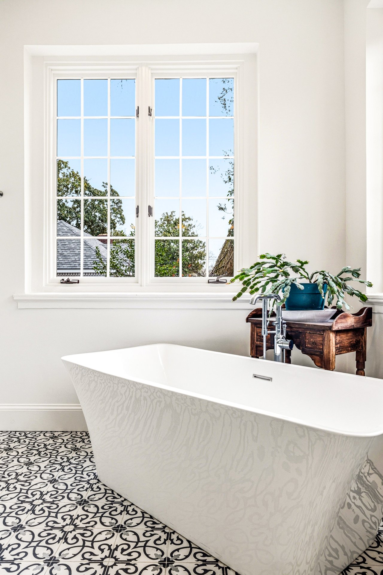 794 Springdale Road NE