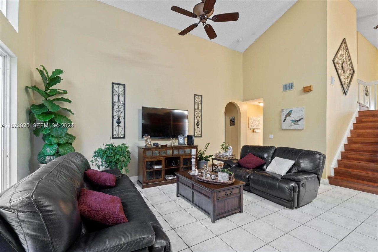 15522-nw-12-court-pembroke-pines-home-for-sale-living-room