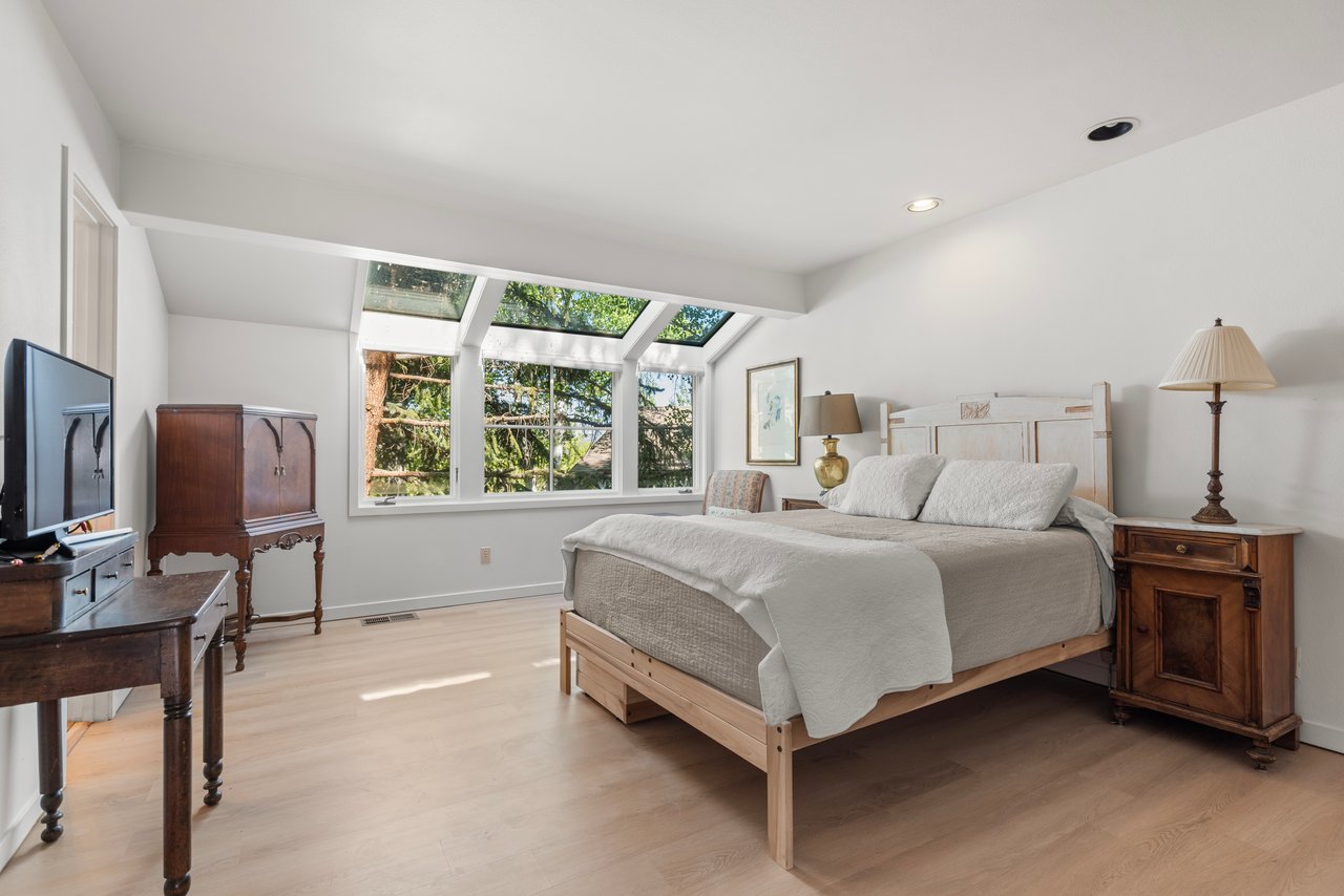 Bright Aspen Townhome: Steps from Culture, Slopes & Transit