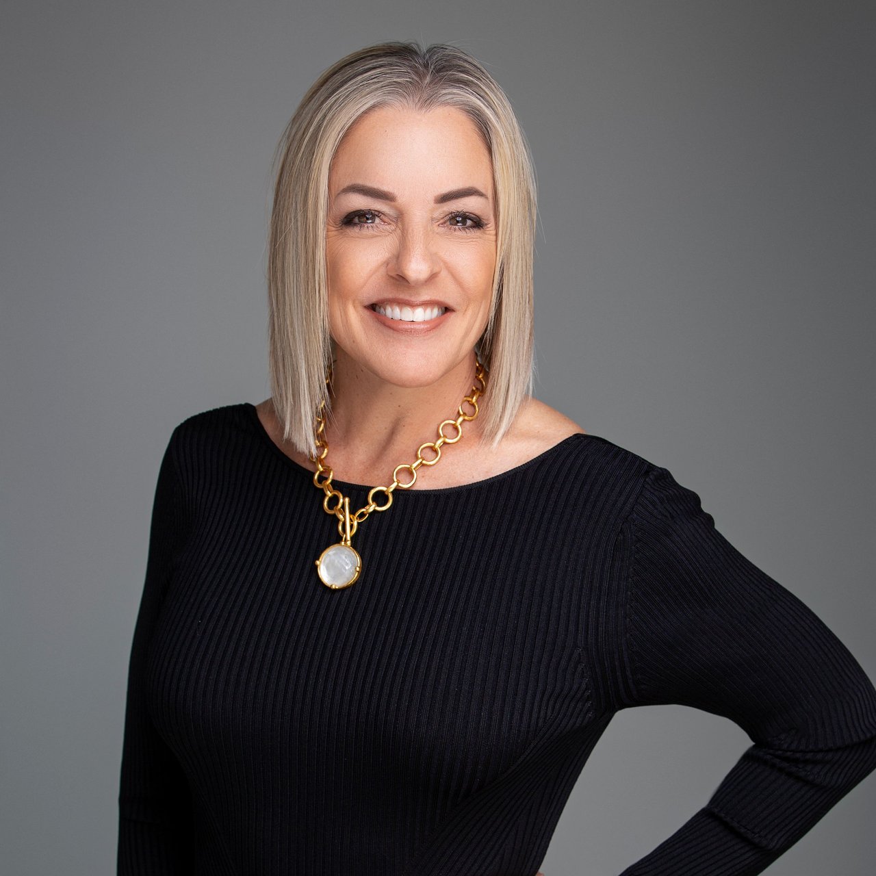 Lori Bales Winchester, VA Real Estate Agent Headshot