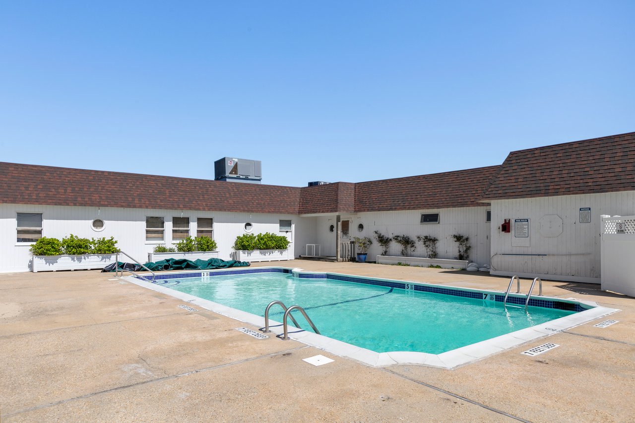 16 Navy Road, Unit 202