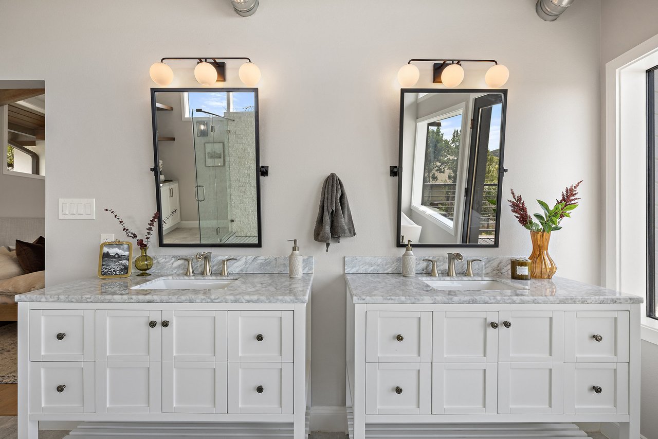 6905 Ladera Norte | Contemporary Northwest Hills Estate