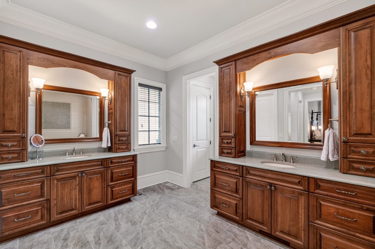 Private Exclusive Listing