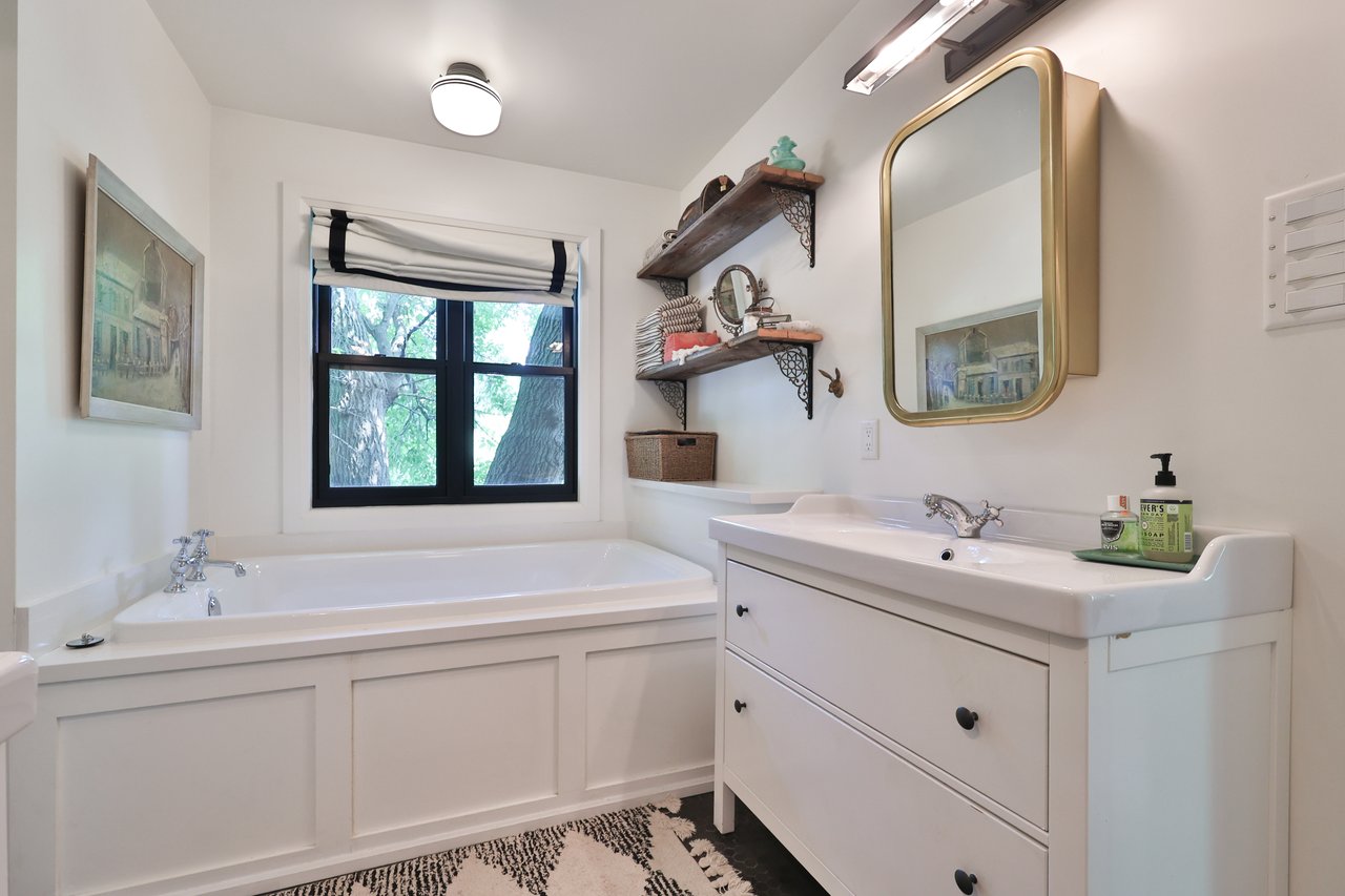 52 Kerr Street, Oakville