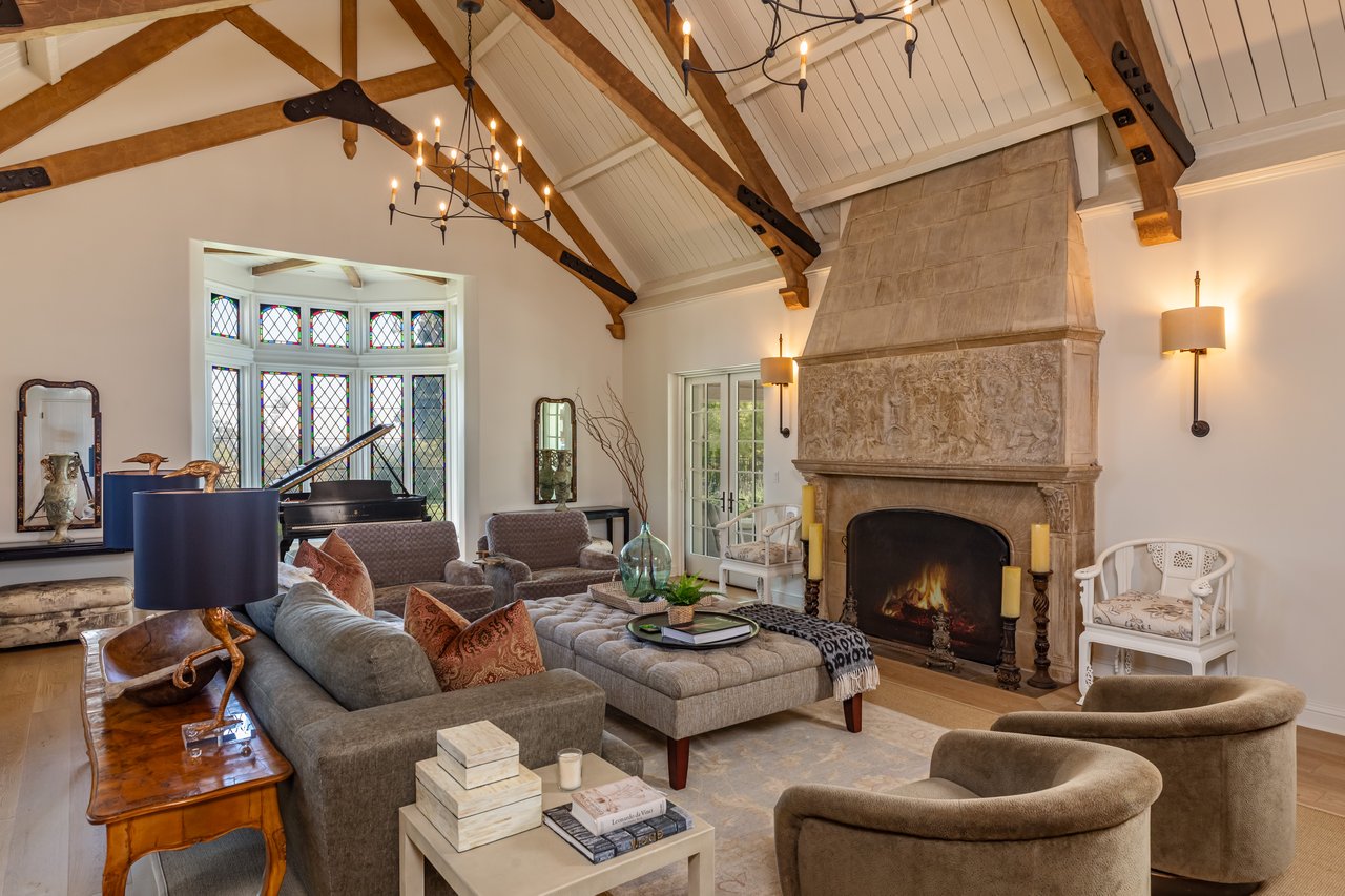 233 Hillside Rd