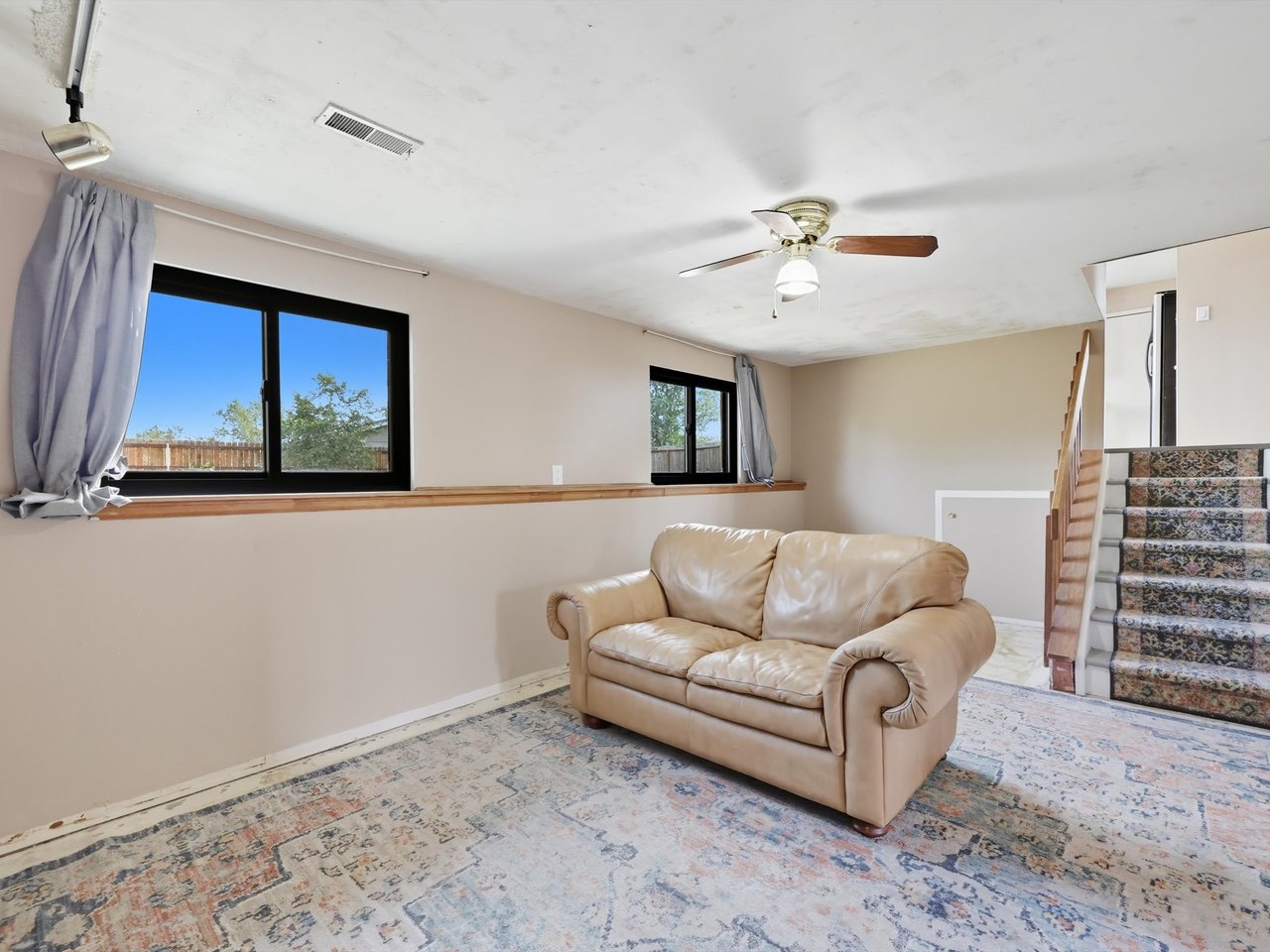 6735 Goldfield Drive