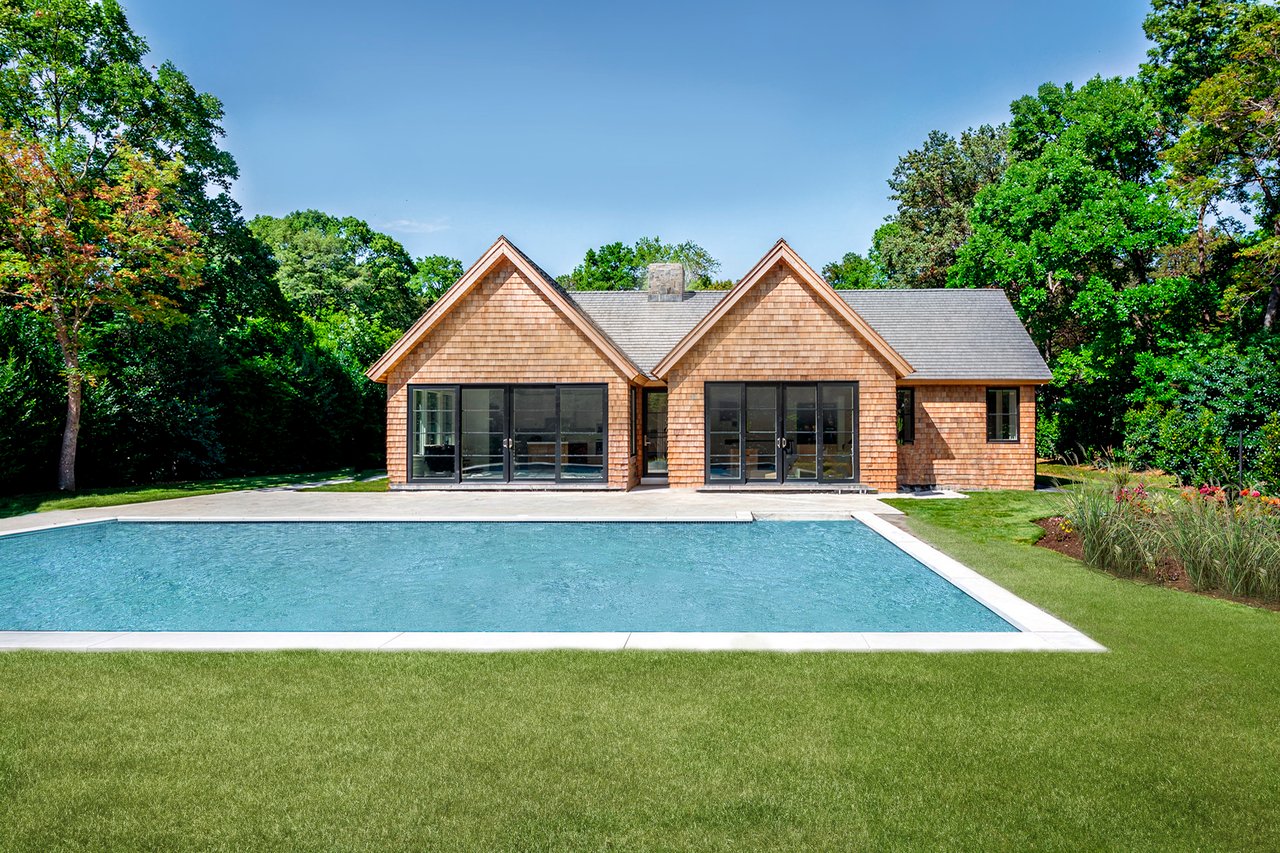 21 Ocean Pkwy, East Hampton