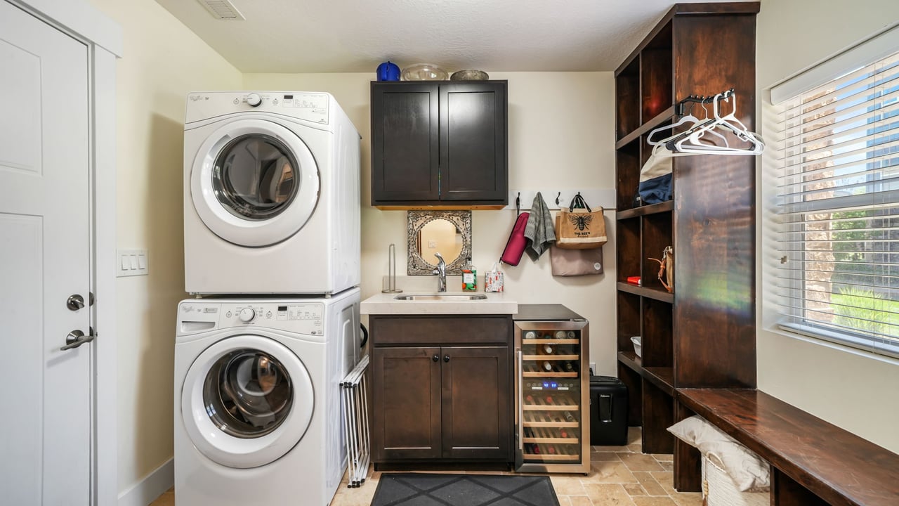 1370 Center Dr #21