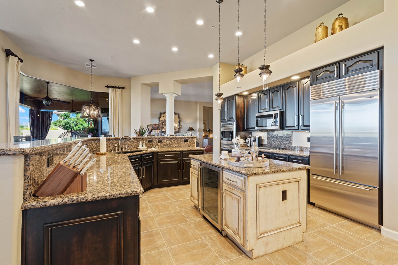 9812 E ROADRUNNER Drive