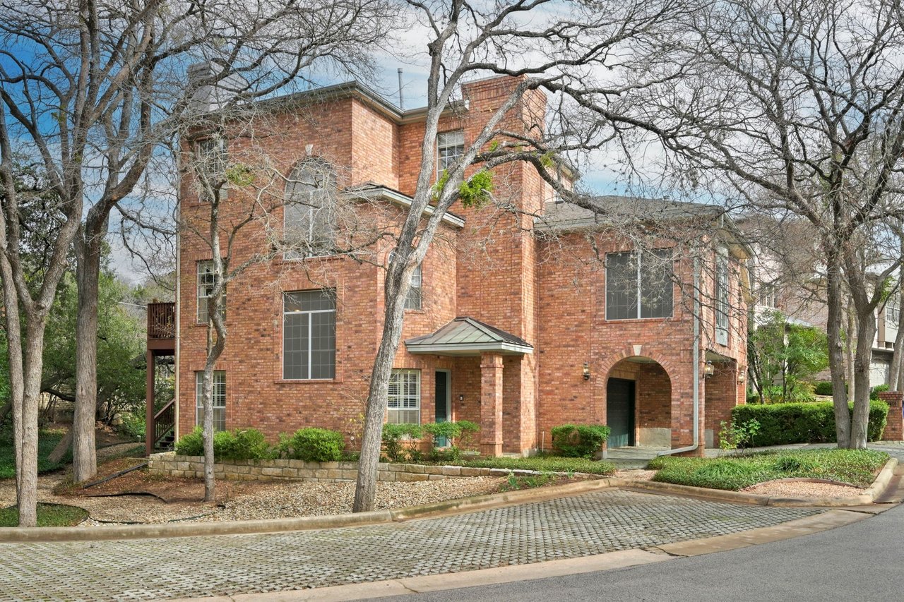 2716 Hillview Green Lane