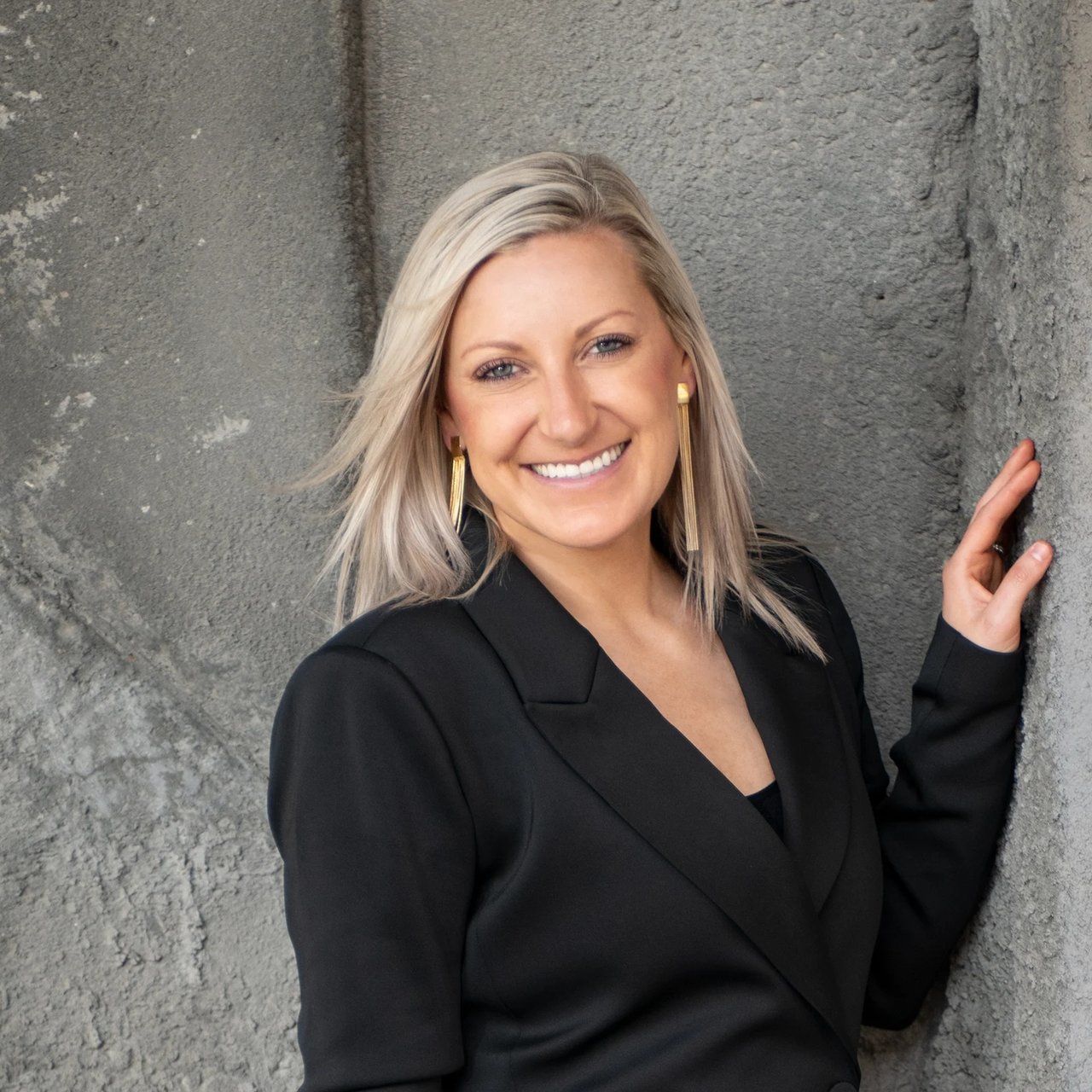Kyla Cauthon Prairie Village, KS Real Estate Agent Headshot