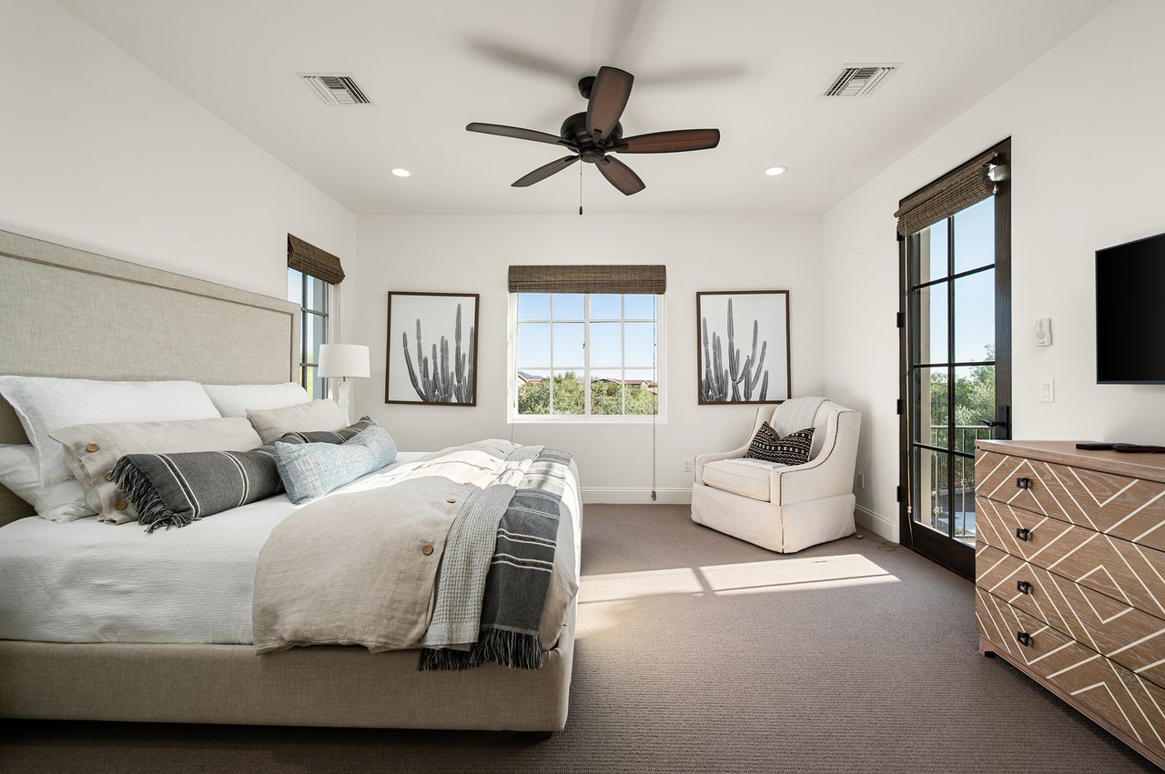 9483 E ROCKWOOD Drive