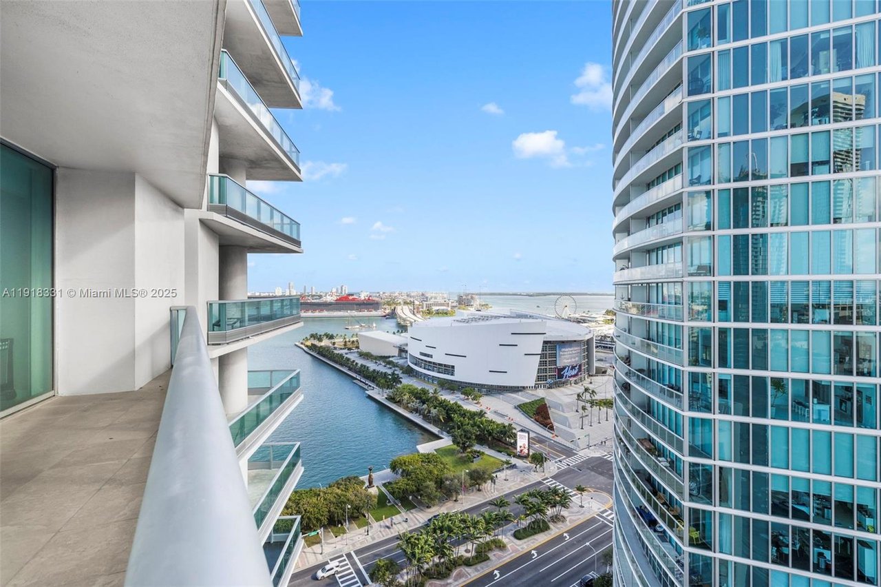 900 Biscayne Bay Condo, Unit 2401