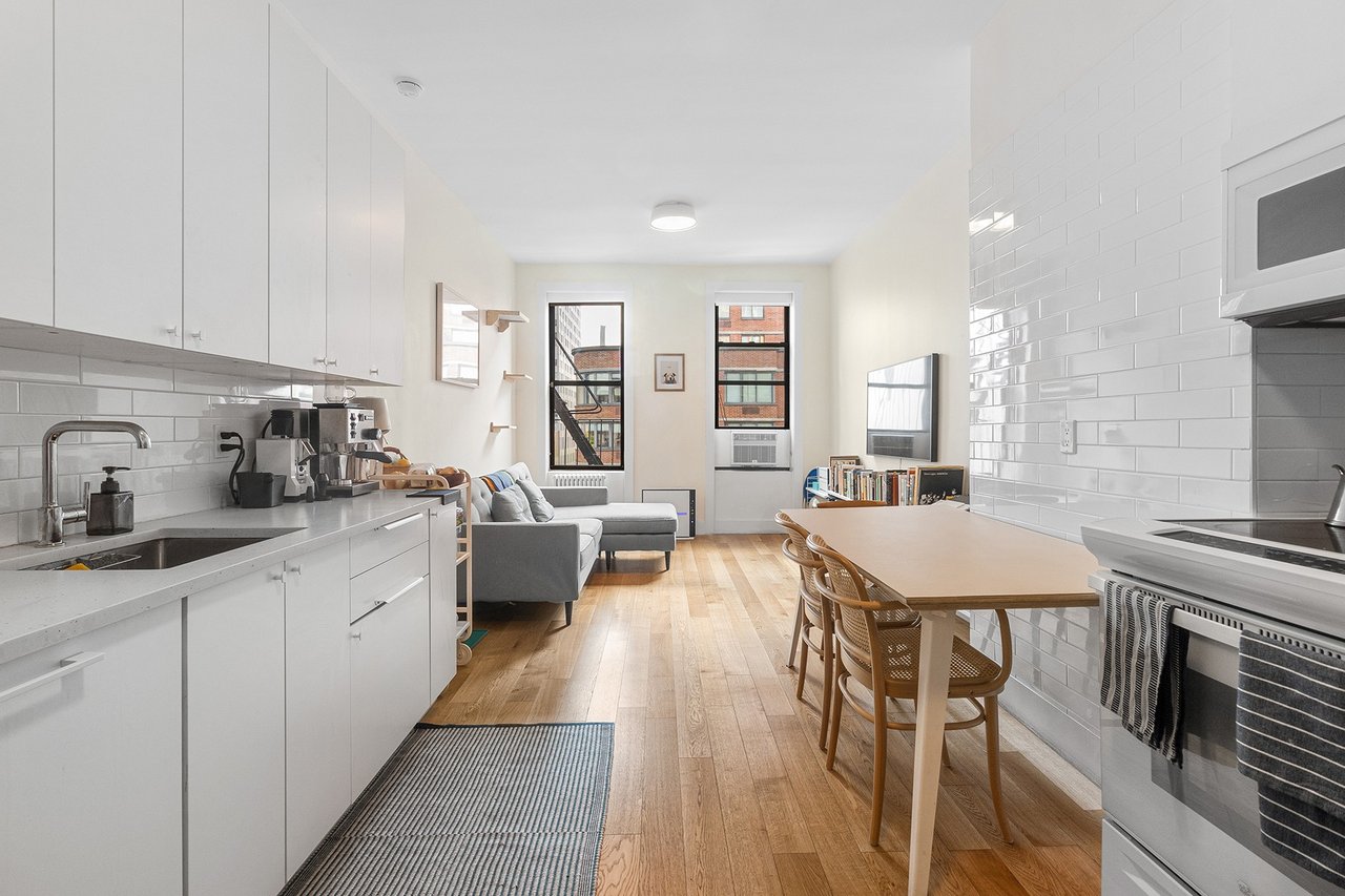 453 West 54th Street, #4B