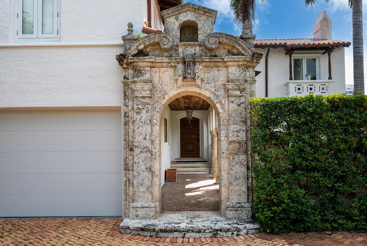 Pine Tree Drive, Miami Beach Waterfront
