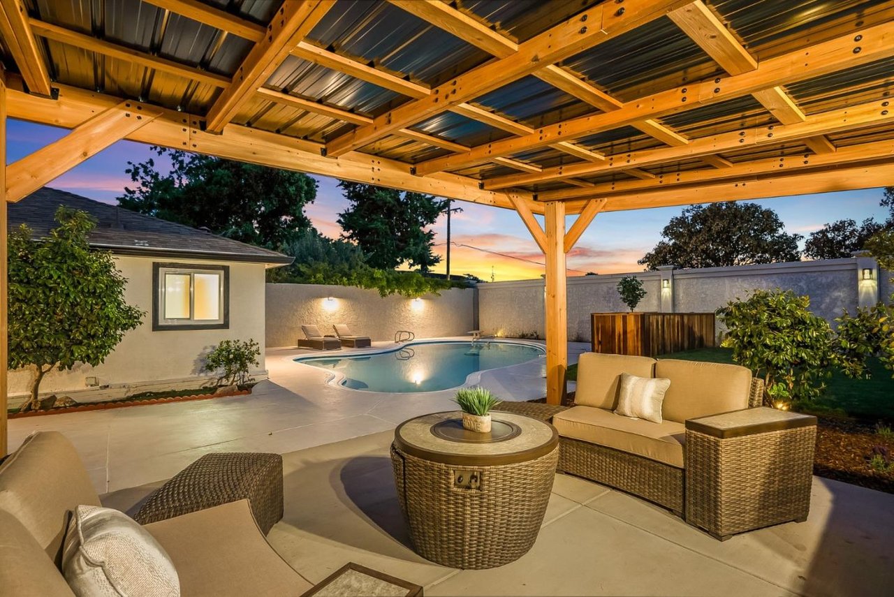 211 Serena Way