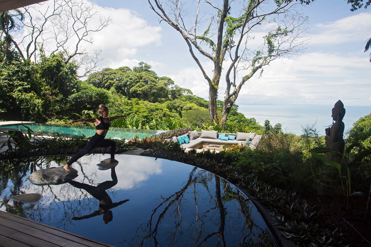 Casa Sanctuary ·  Luxury Jungle Villa · Whale Tail View