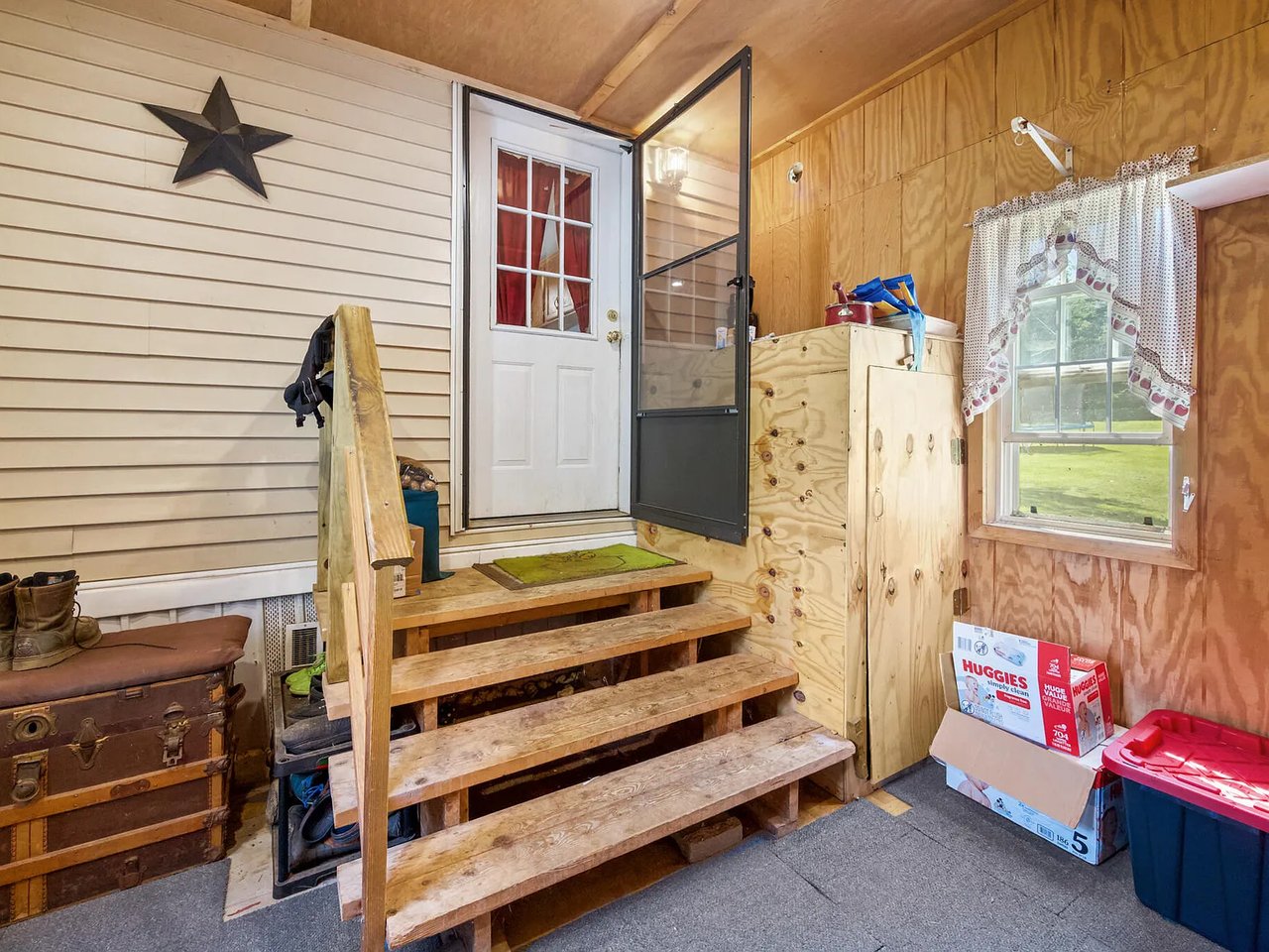 469 Townhouse Rd