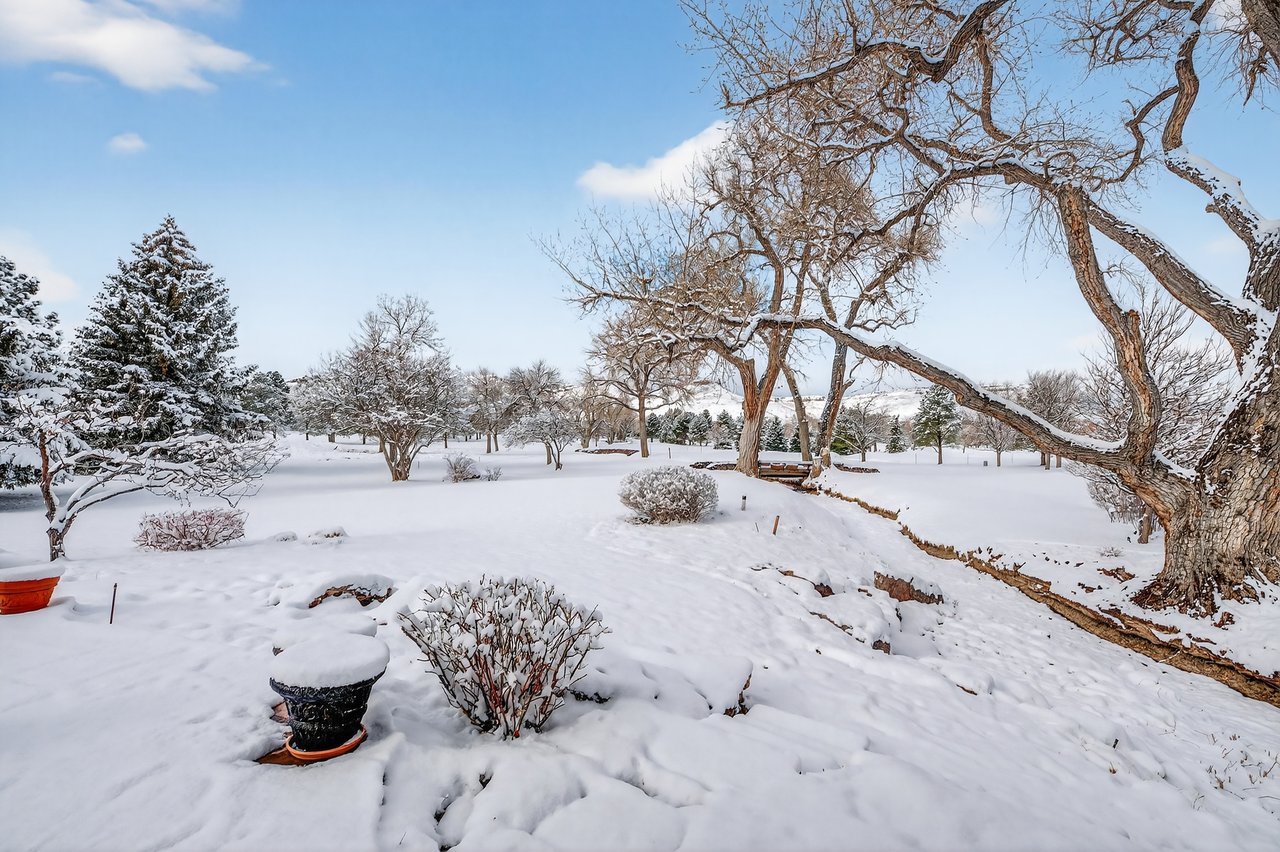 Stunning Home On The Rolling Hills Golf Course