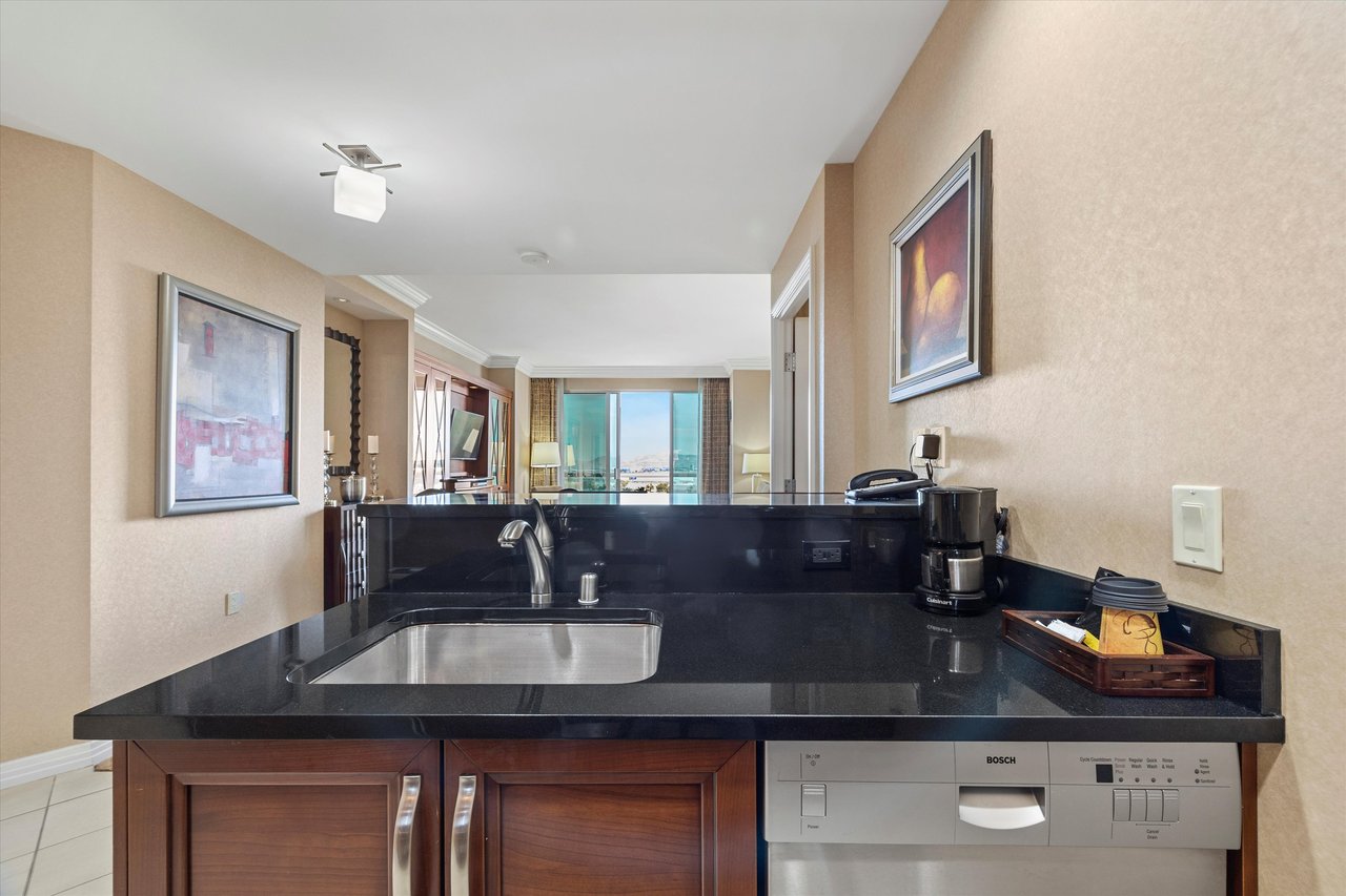 125 East Harmon Avenue 3520