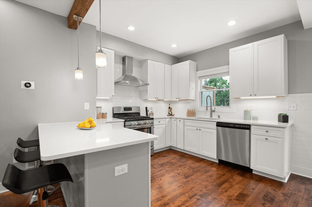 613 Longfellow St NW