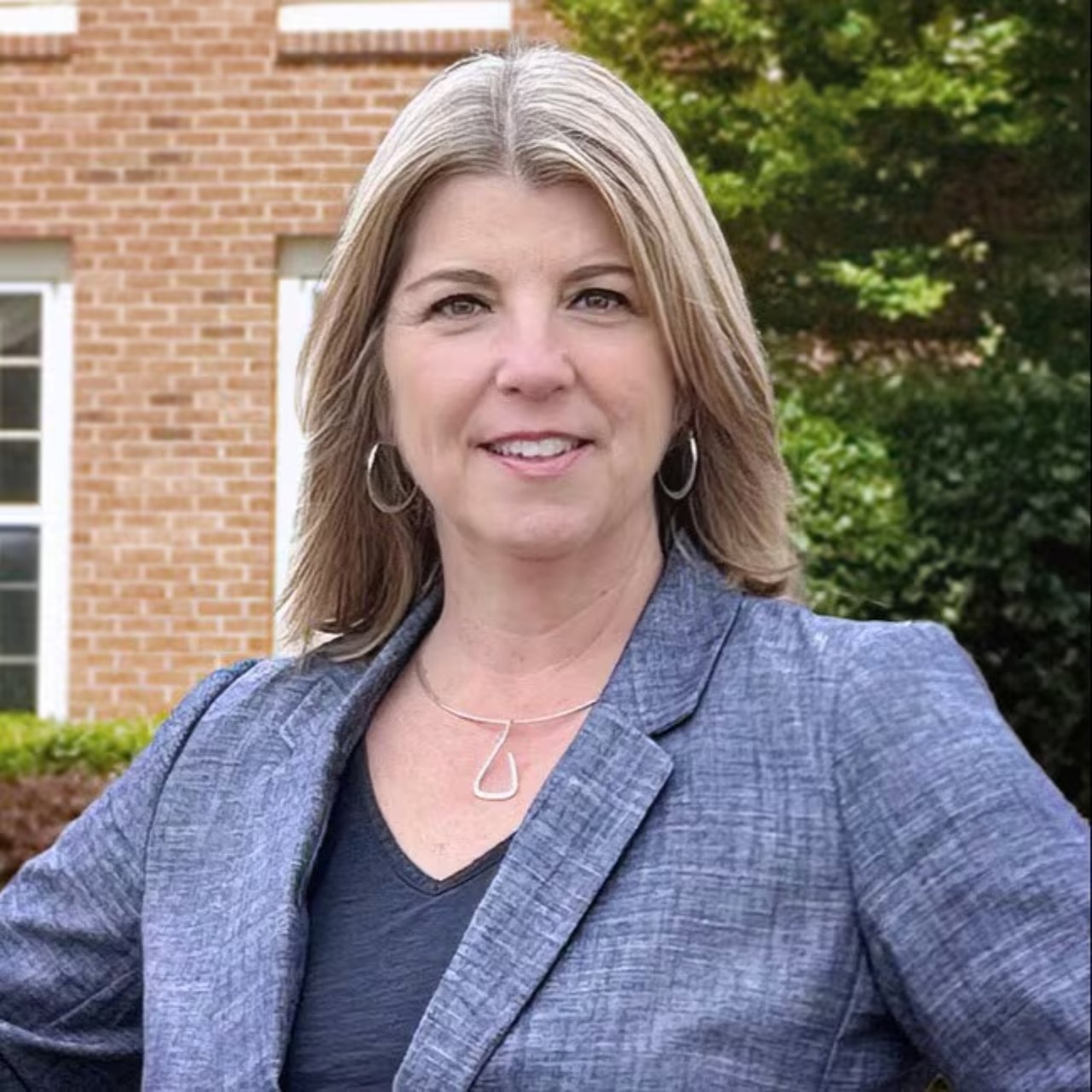 Rosie Tomlinson Gaithersburg, MD Real Estate Agent Headshot