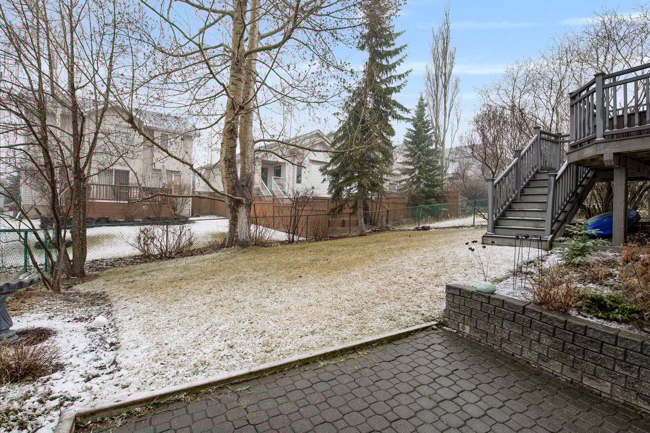 7 Valley Creek Bay NW