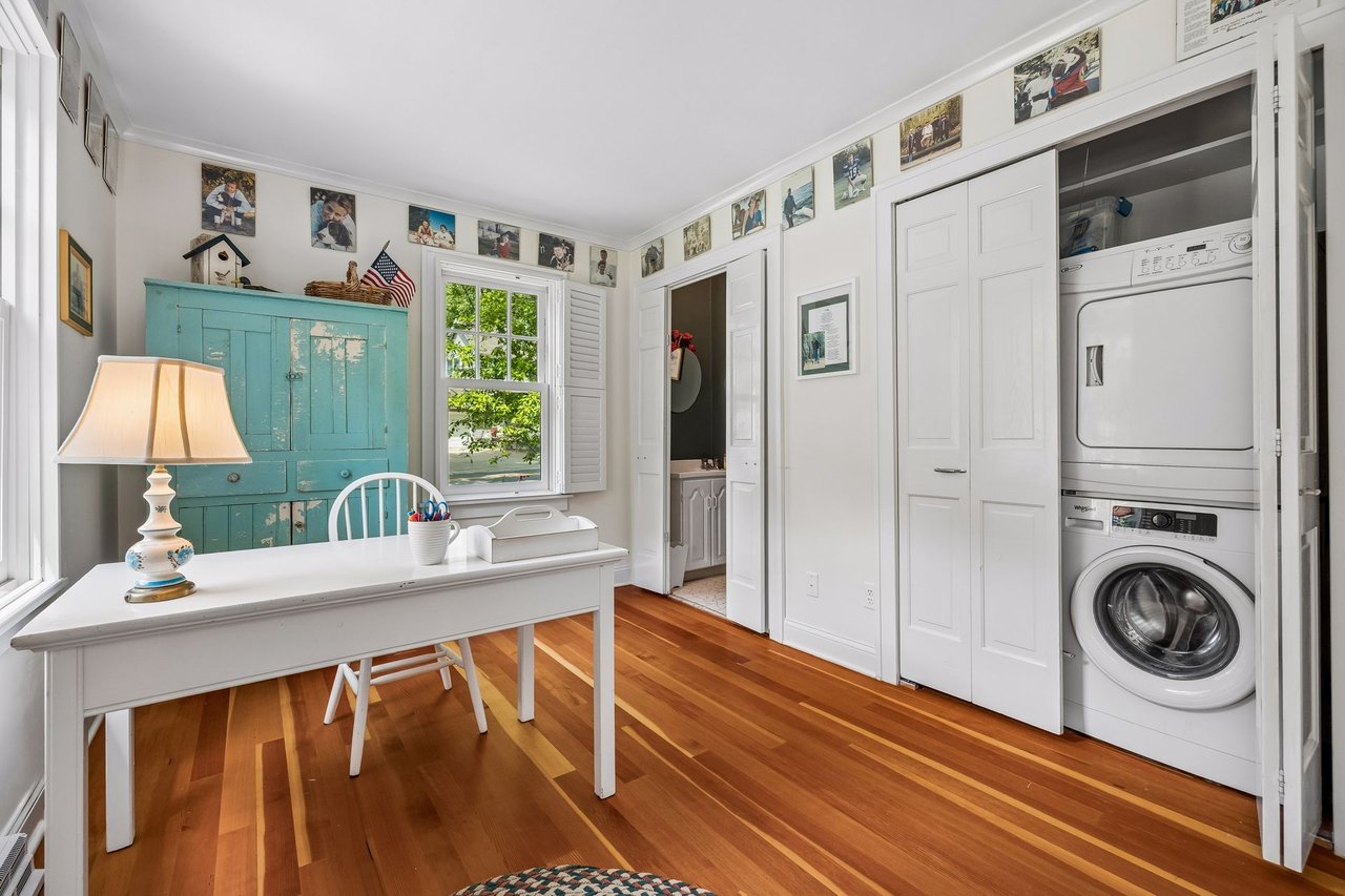 20600 Carson Road, Deephaven