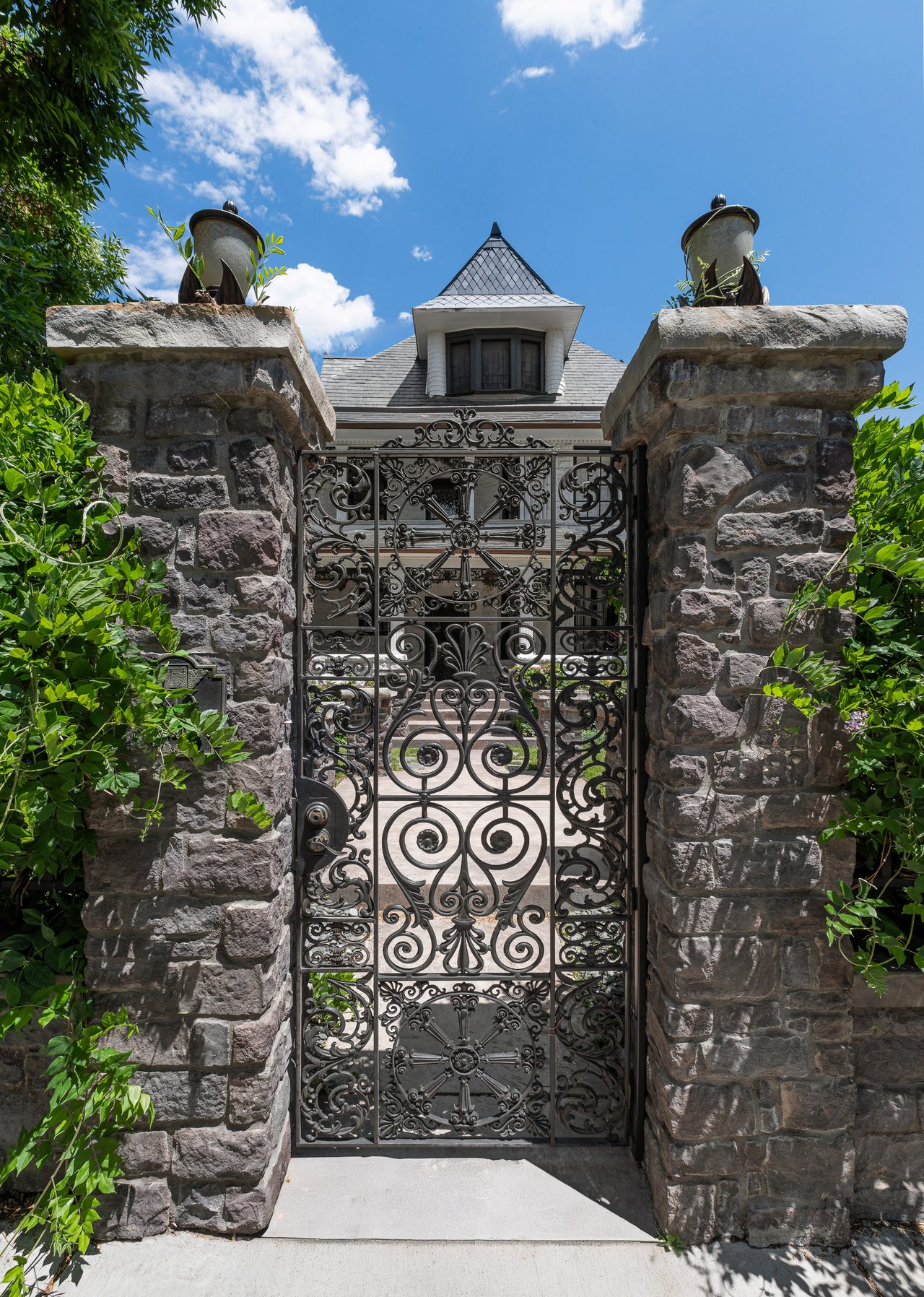 740 Washington