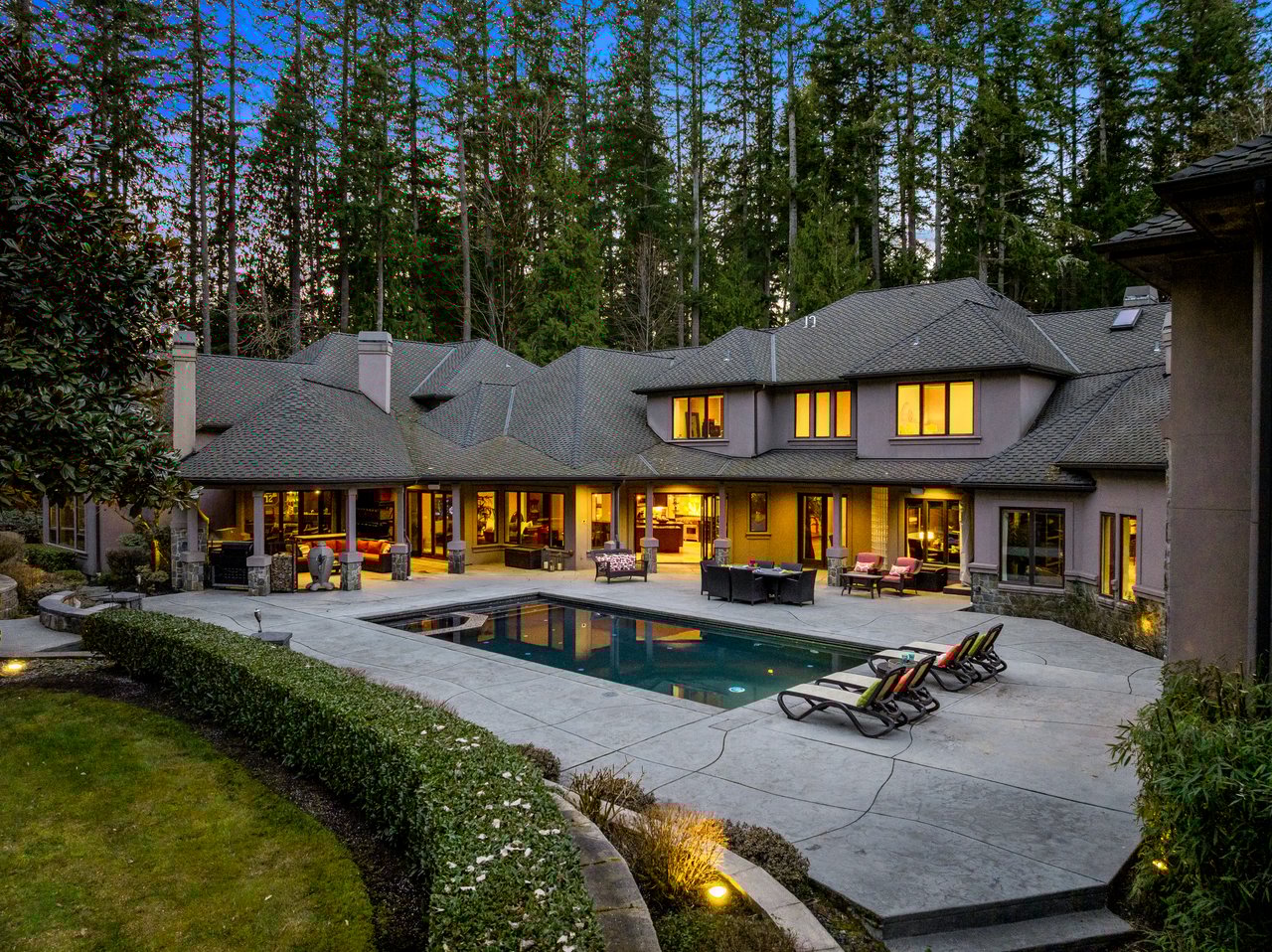 PRIVATE PACIFIC NORTHWEST ESTATE