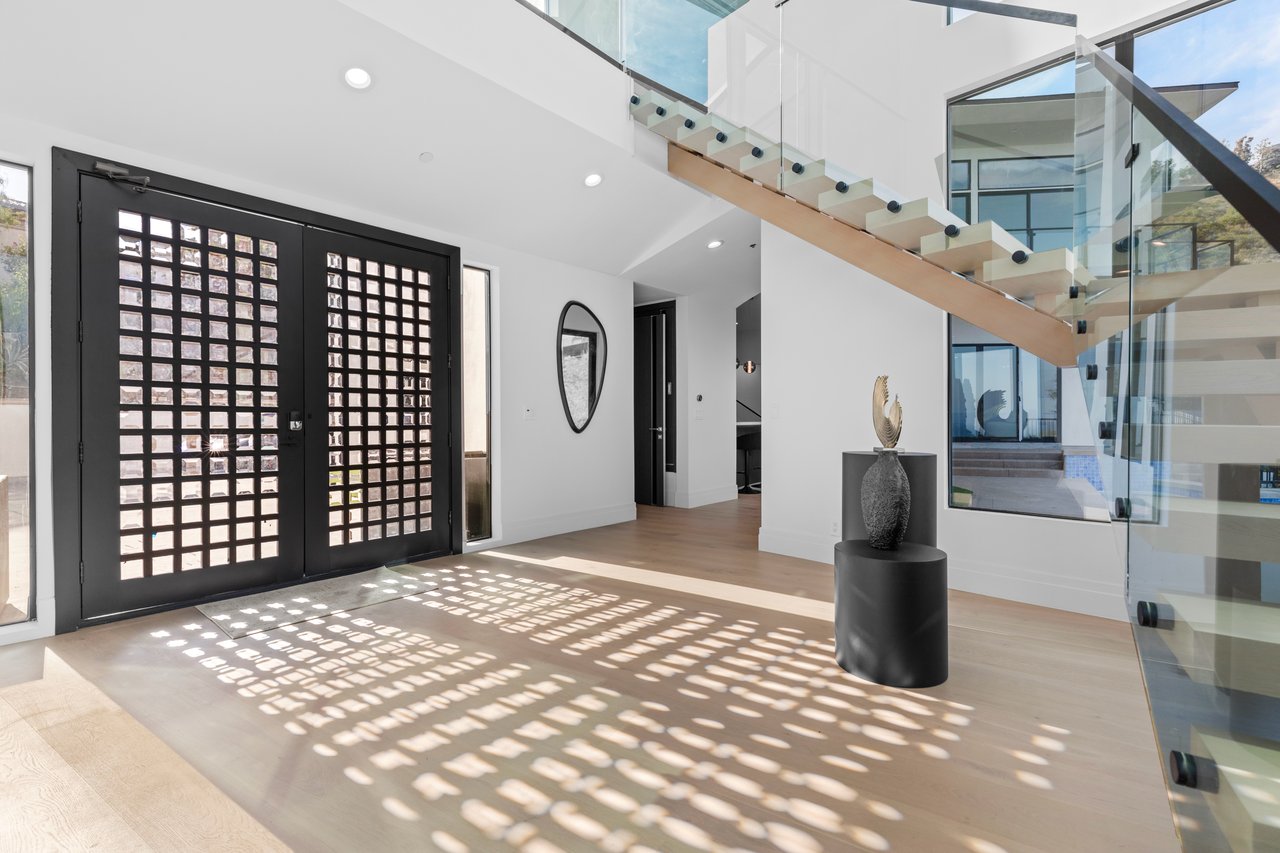 Luxurious Architectural Estate