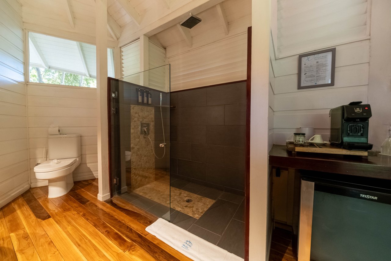 Mikado Natural Lodge | Turnkey Eco Lodge with Ocean Views & Expansion Potential in Guanacaste