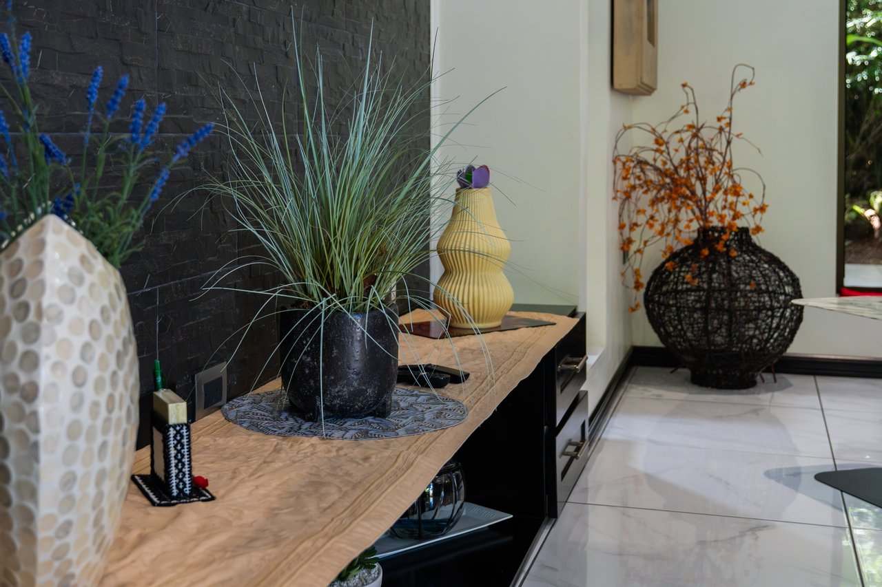 Charming 2 Bedroom Home + Studio located in heart of Uvita 