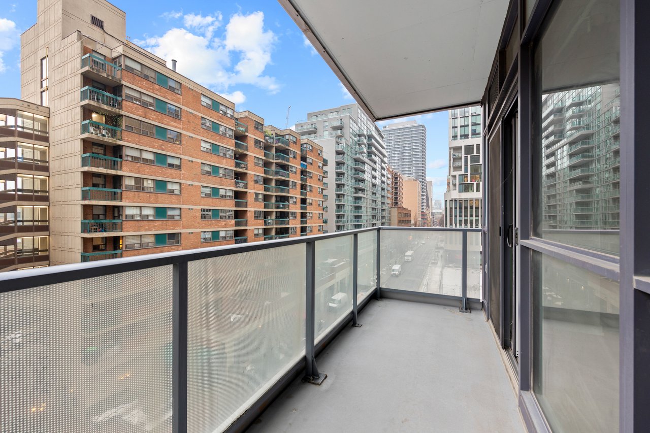 210 Simcoe Street Suite 607