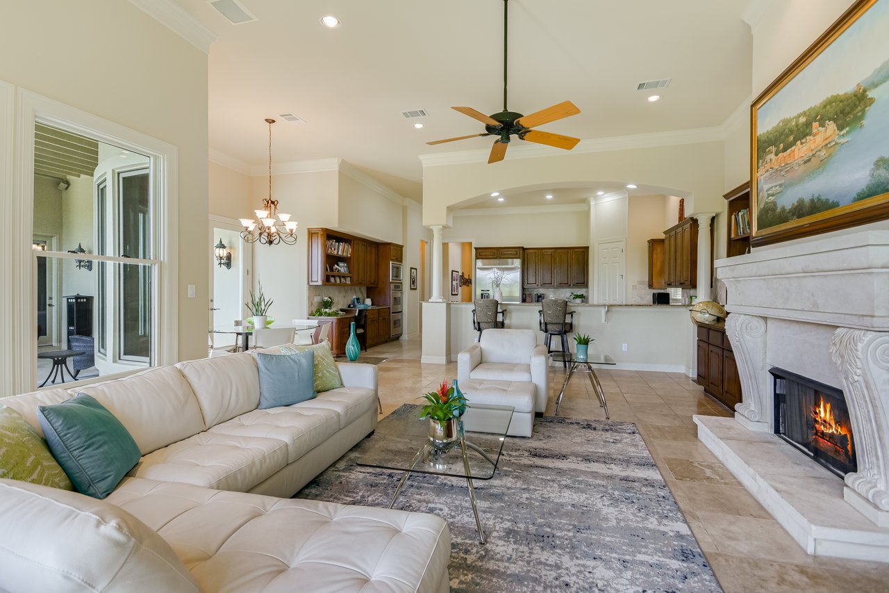 1812 Chalk Rock Cove