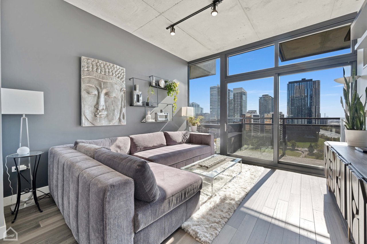 235 W Van Buren St Unit 1511