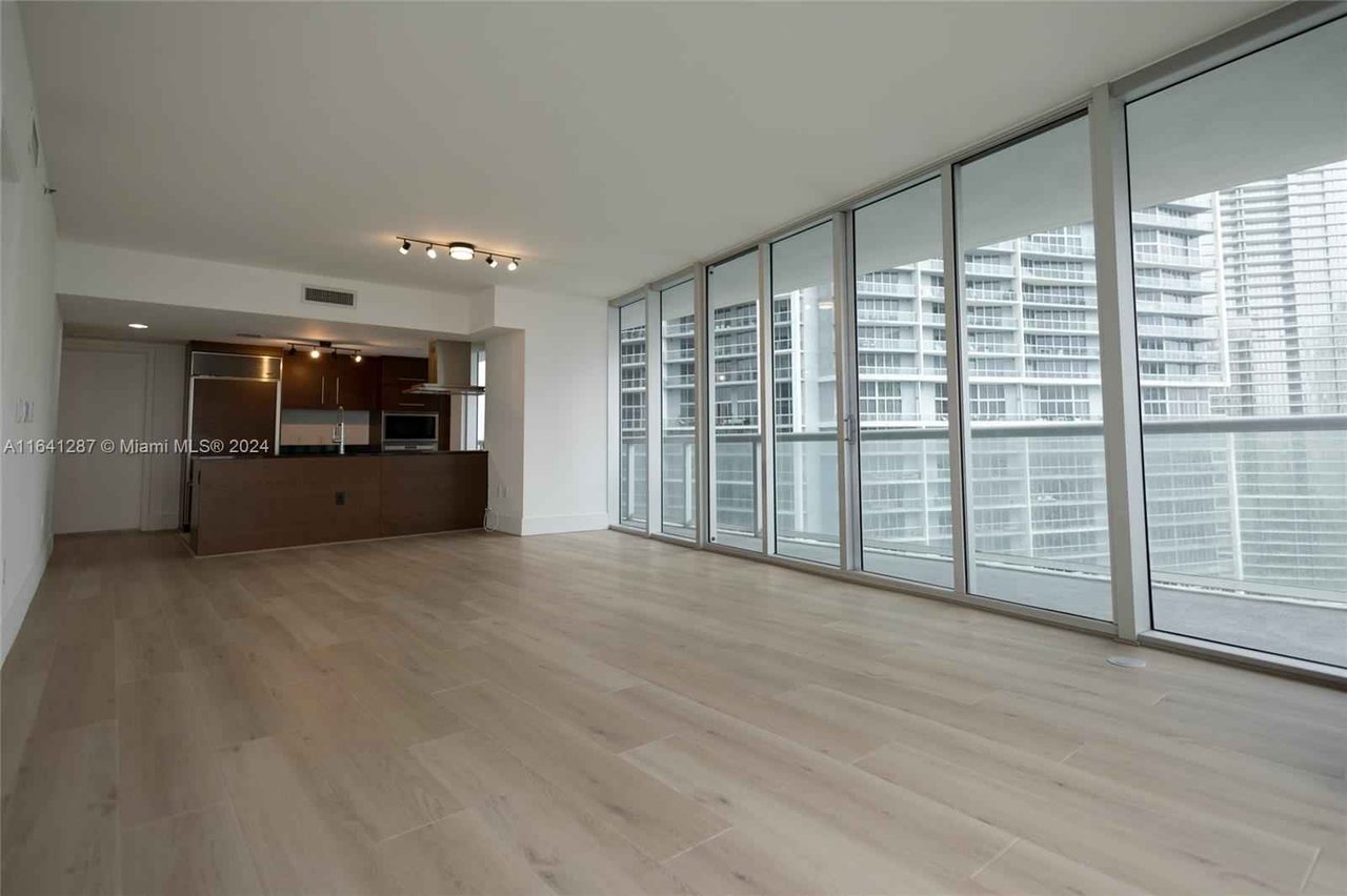 495 Brickell Ave Unit 2102