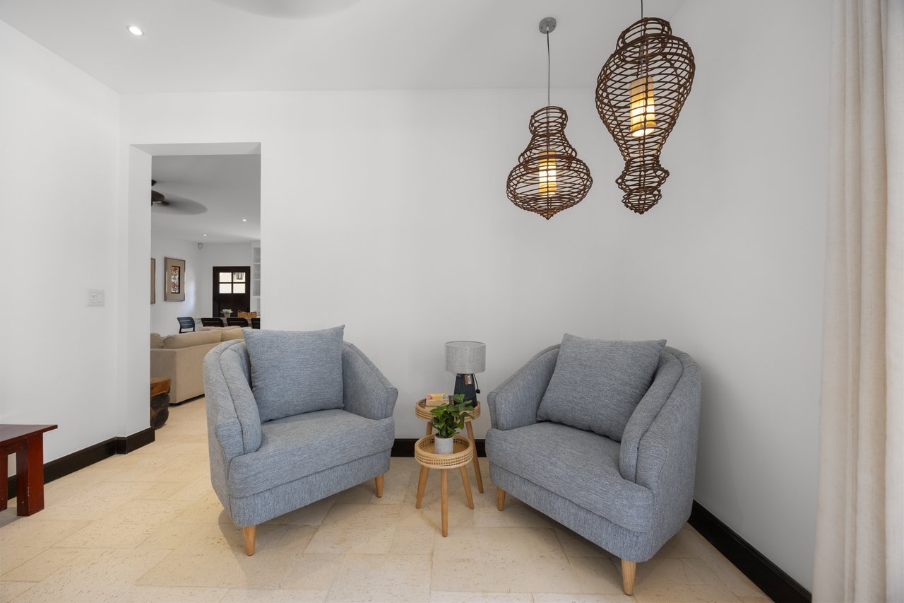 La Antigua 16 Avenida | Renovated 2-Bedroom Condo with Private Plunge Pool in Walkable Las Catalinas