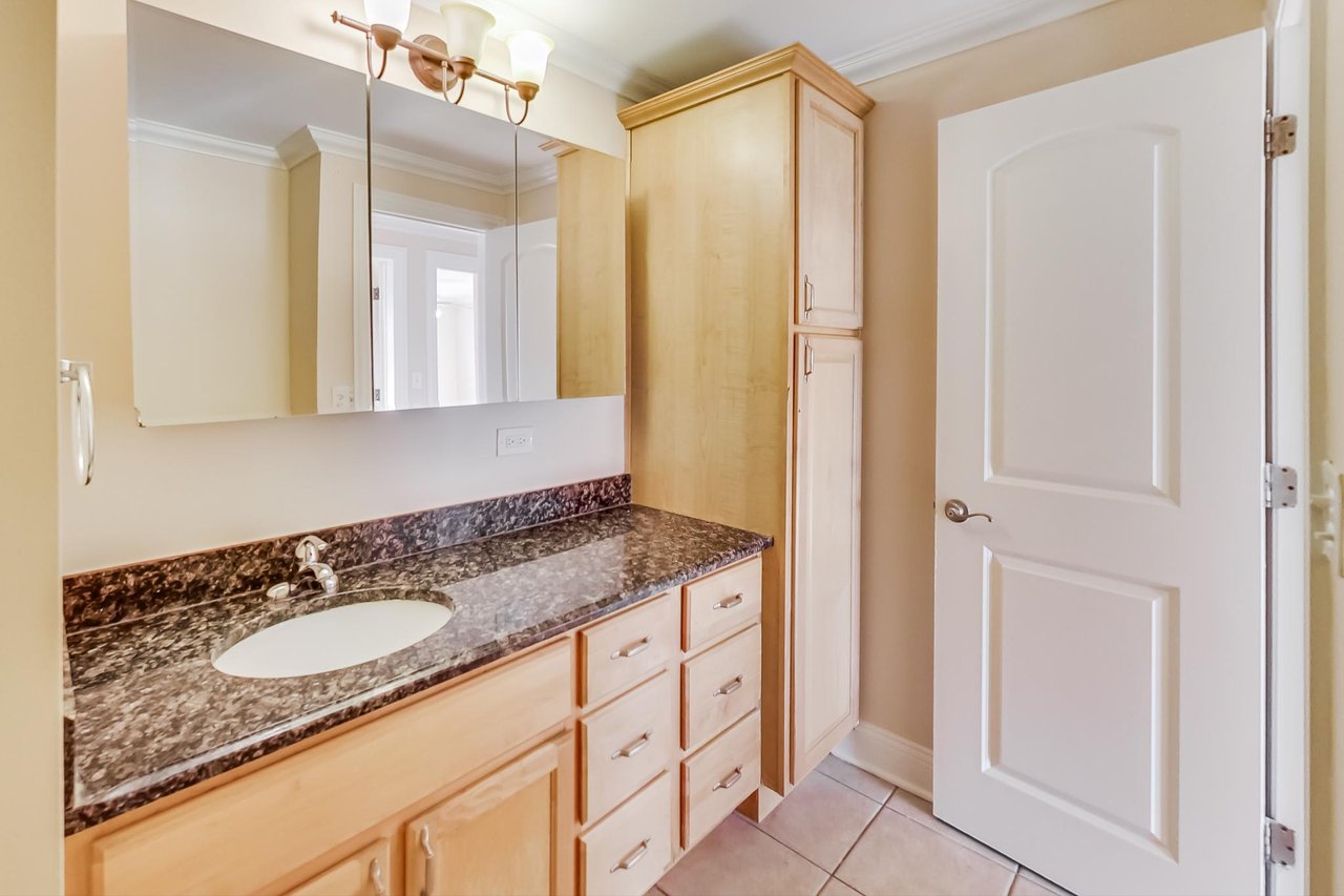 6333 N Milwaukee Ave Unit 1G