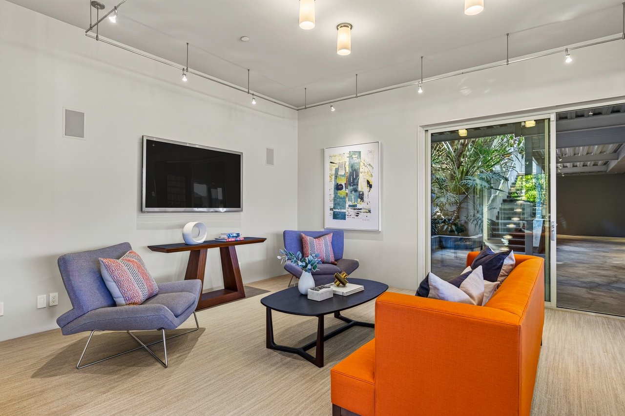 Dramatic Contemporary Architecture and Golden Gate Bridge Views