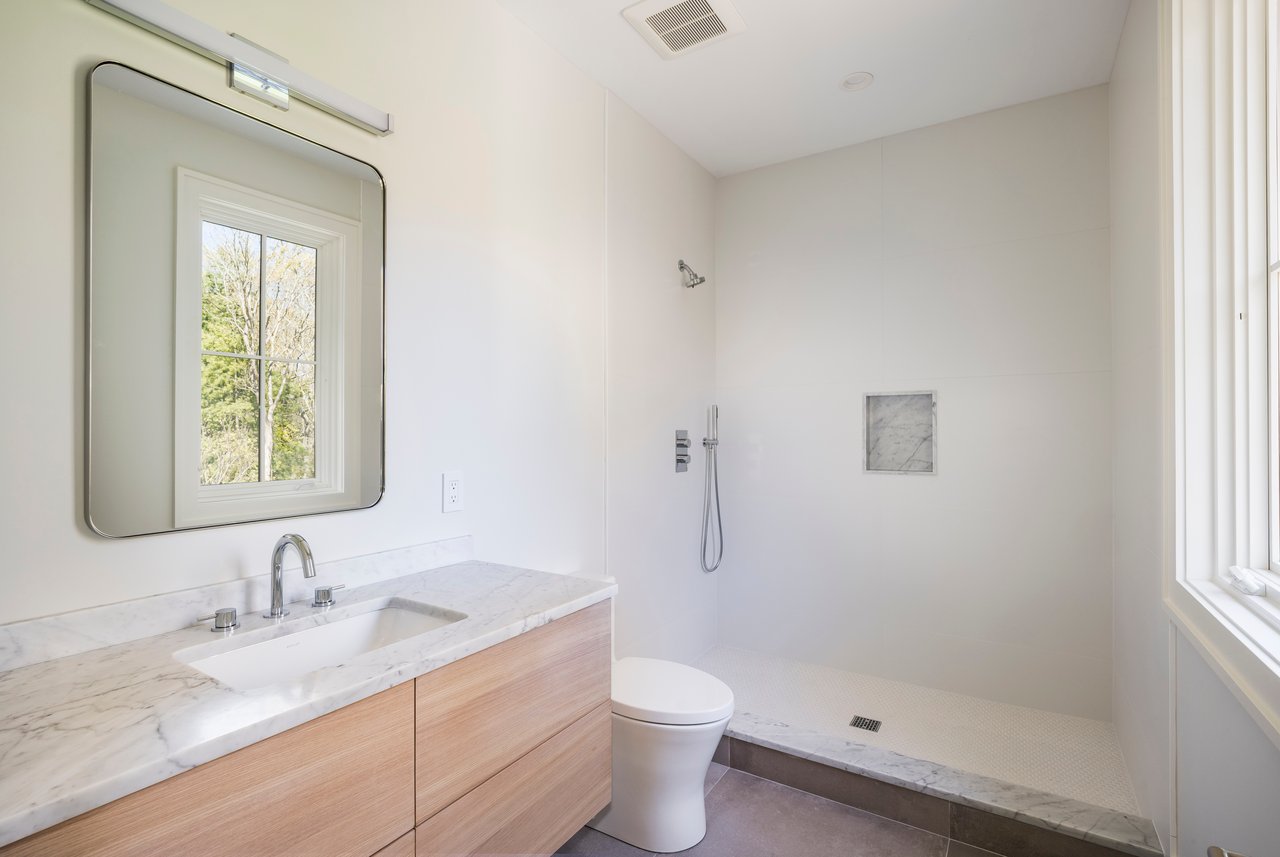 21 Ocean Pkwy, East Hampton