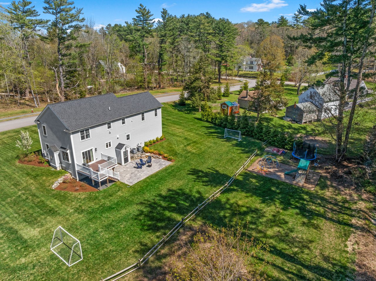 11 Lisa Ln Pembroke, MA 02359