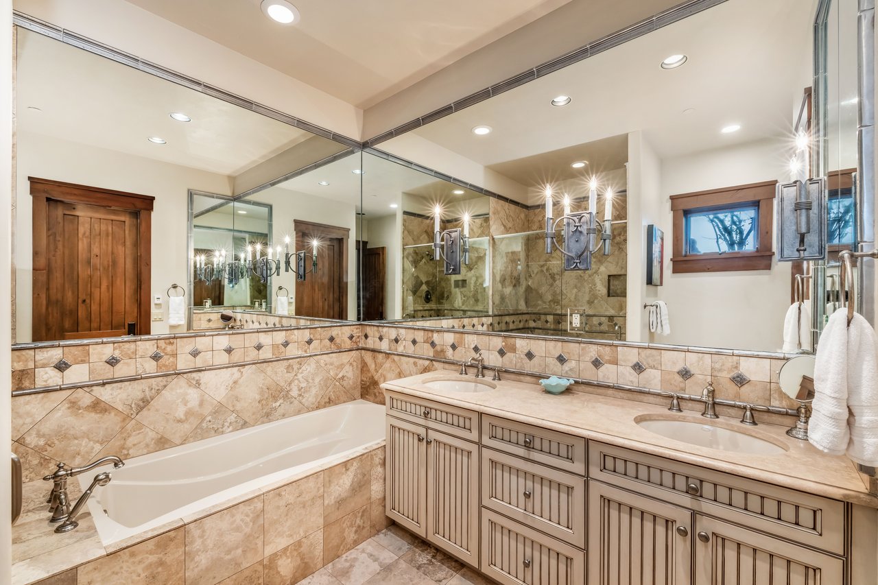 1092 The Summit Trail