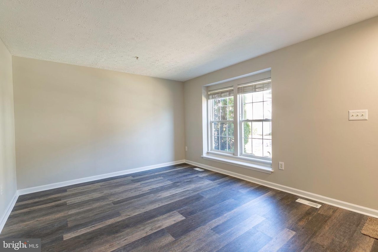 7838 Foxfarm Ln