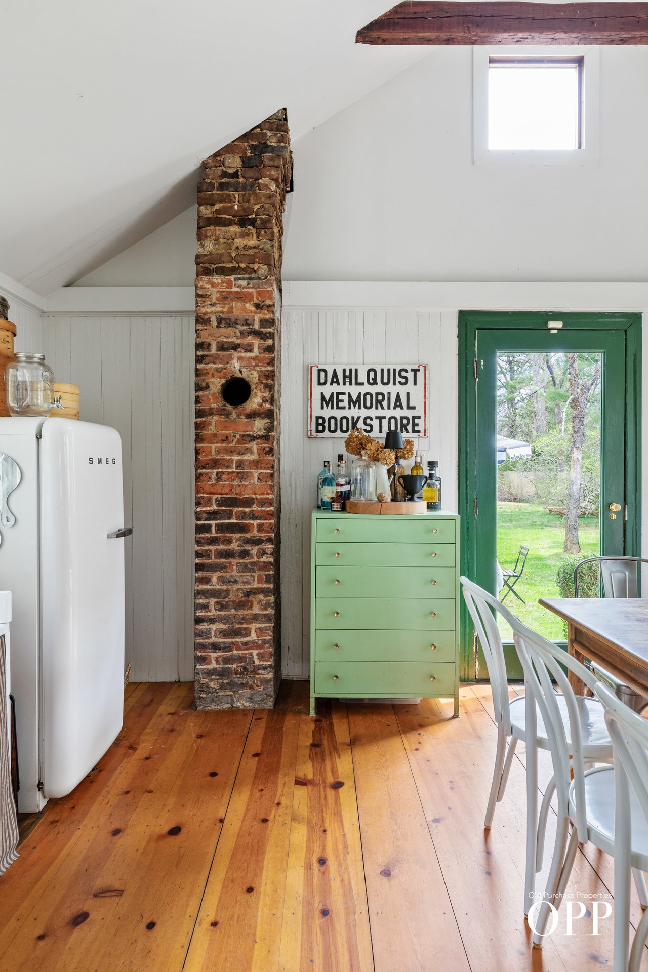 Early Bellport Charm Close to Everything