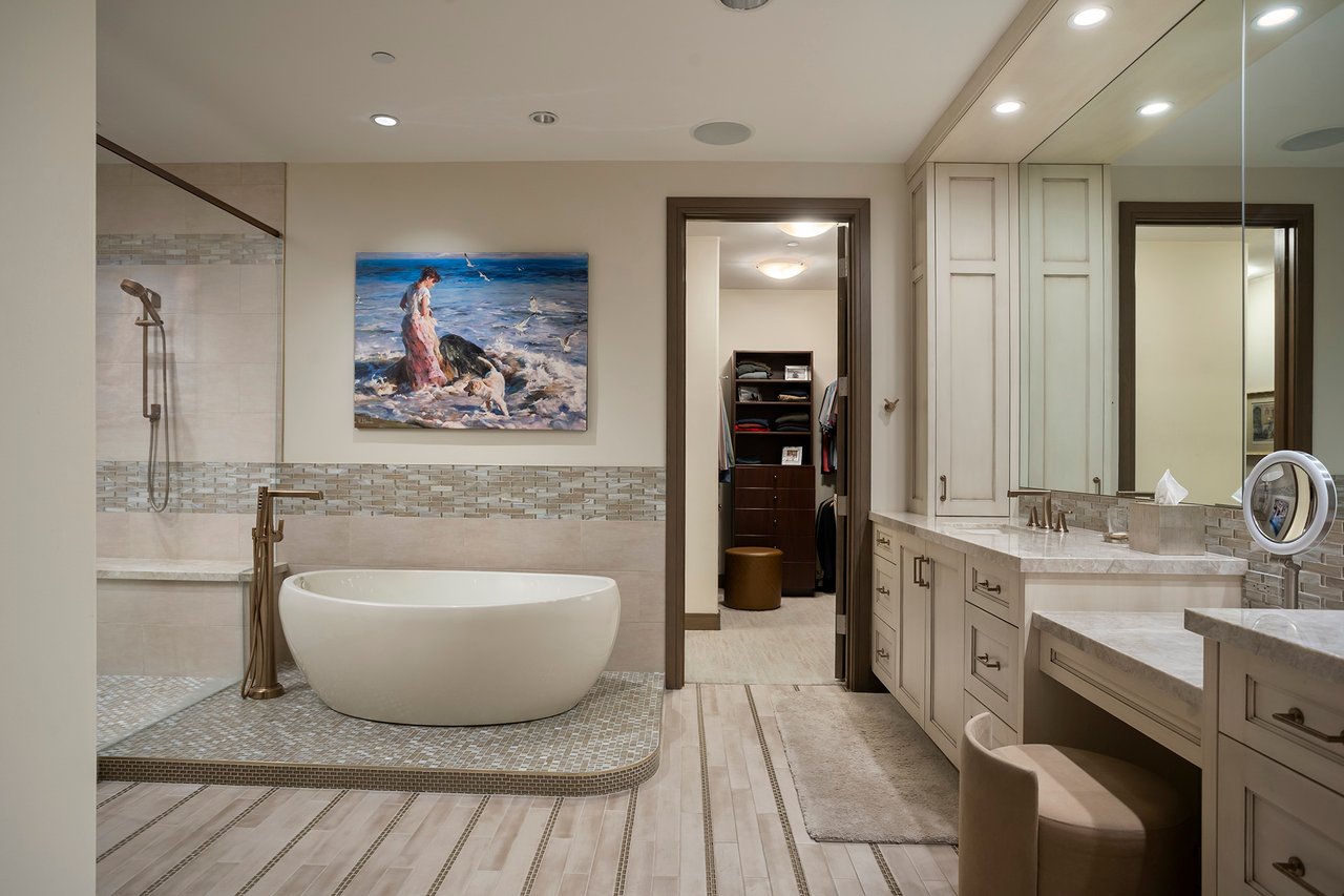 2211 E CAMELBACK Road, 1203