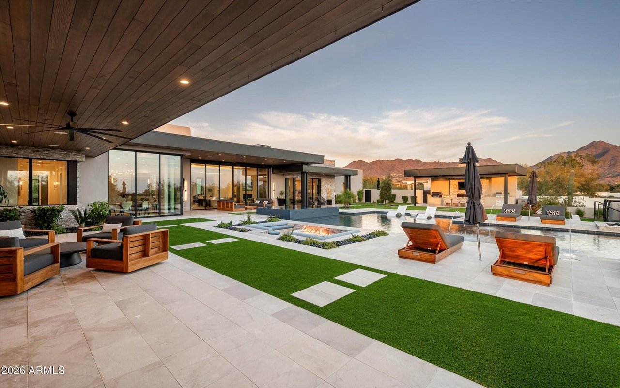 9245 E RIMROCK Drive