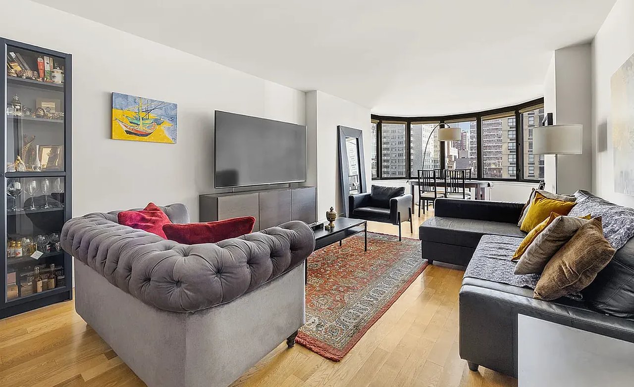 330 East 38th Street Unit: 19F