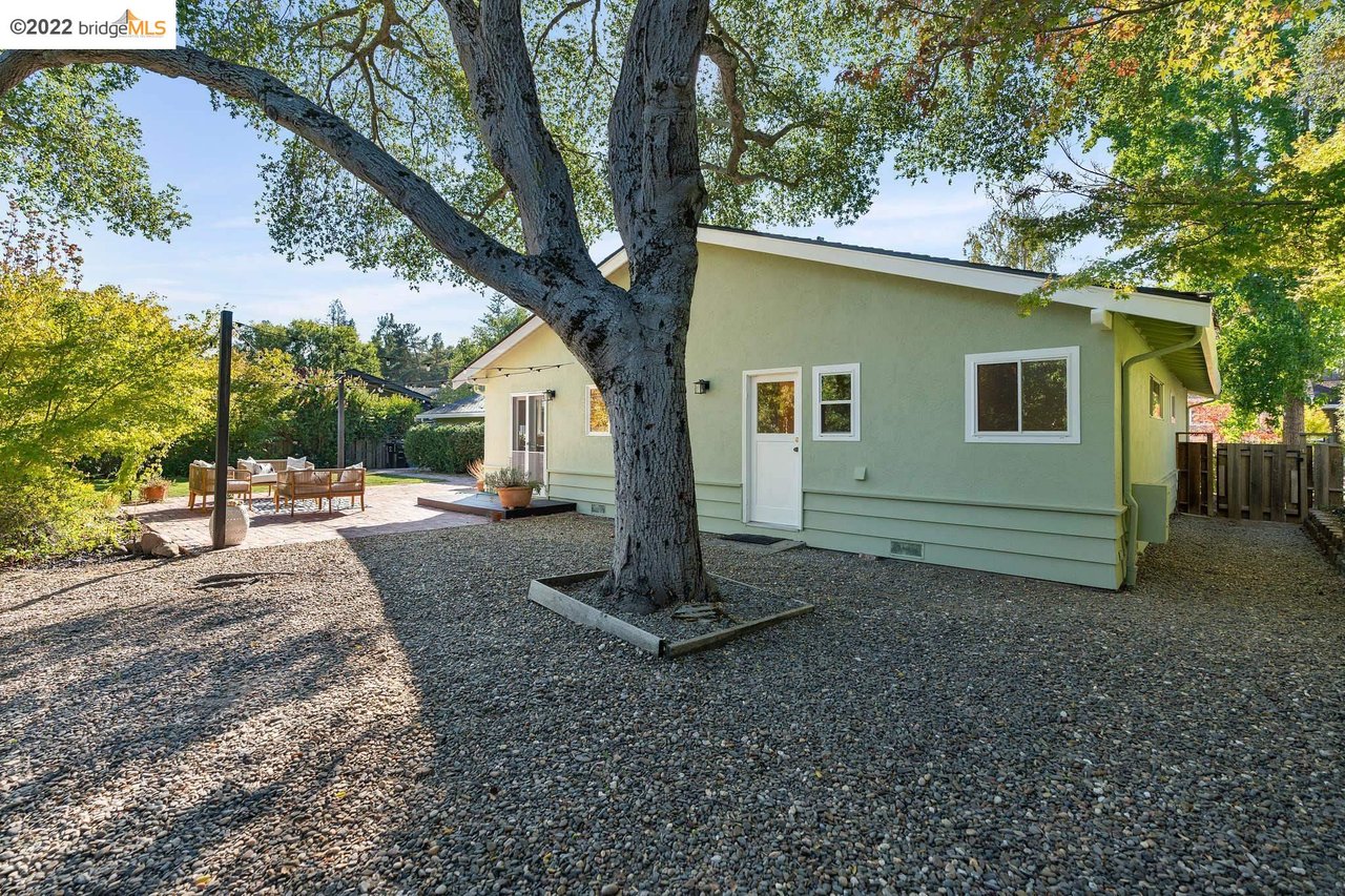 10 Woodside Dr