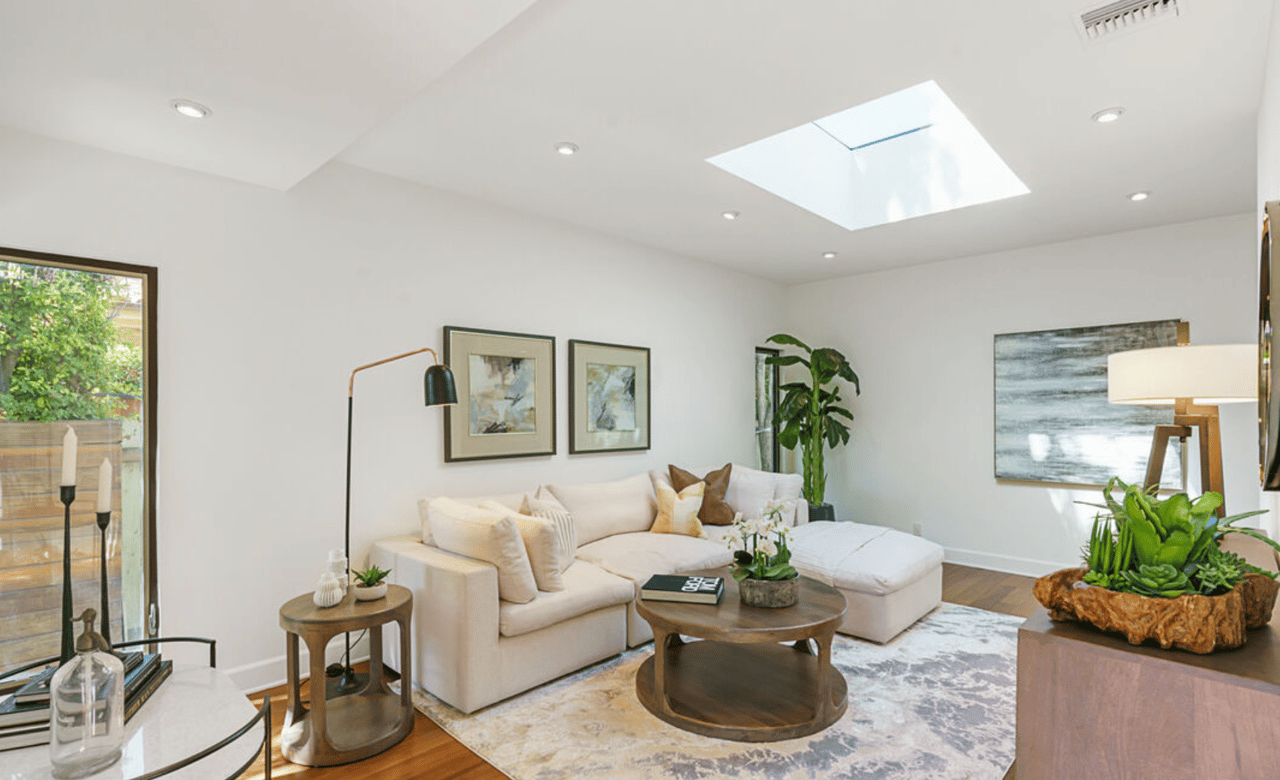 8843 Rosewood Ave, West Hollywood